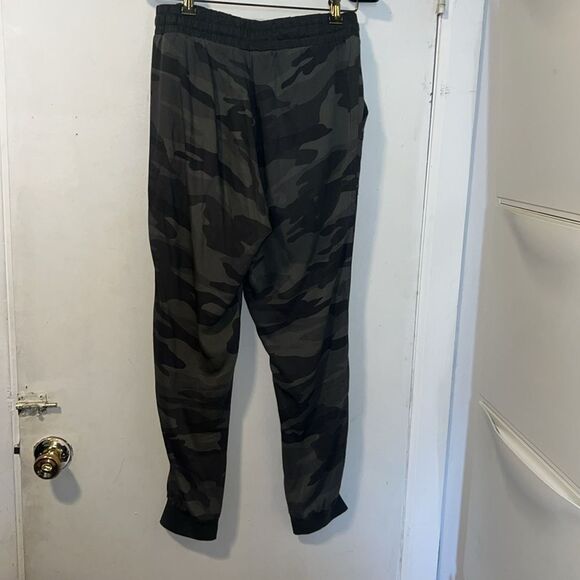 SPLENDID Dark Grey Camo Jogger-S - Picture 5 of 10